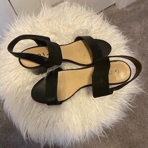 Unisa  sandals size 8.5